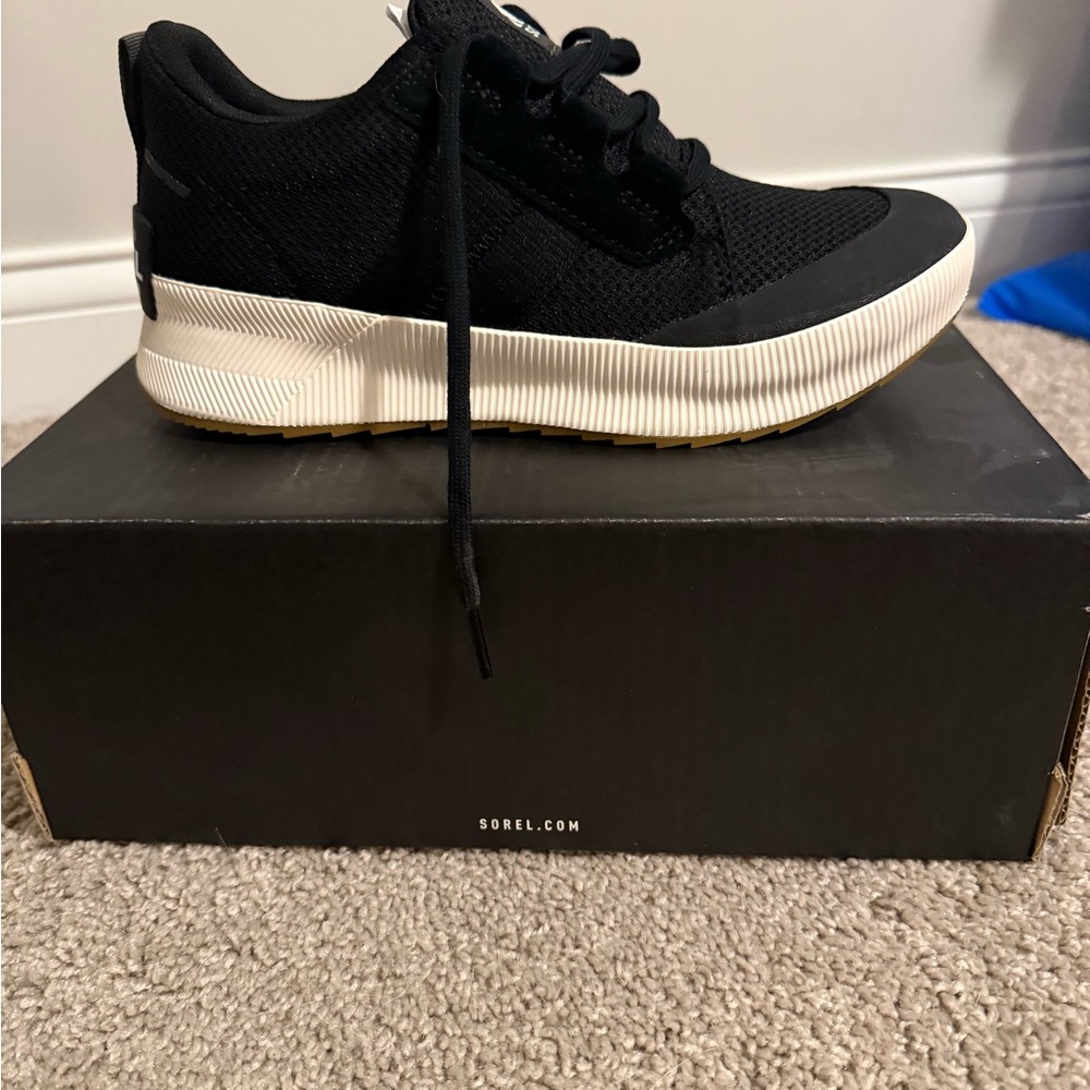 Sorel Black and White Casual Shoes